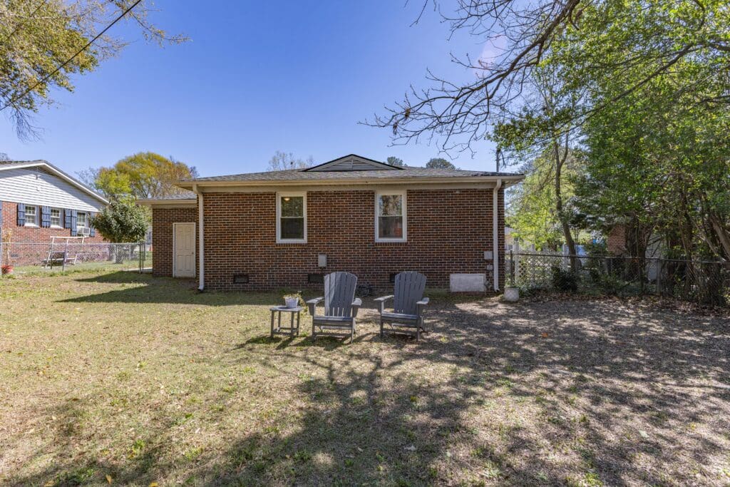 1433 Aralia Dr Backyard Exterior Photo